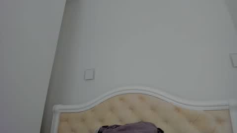 Lallie  online show from 09.18.25