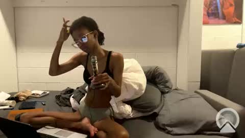 lalunevelvet online show from 02.21.25