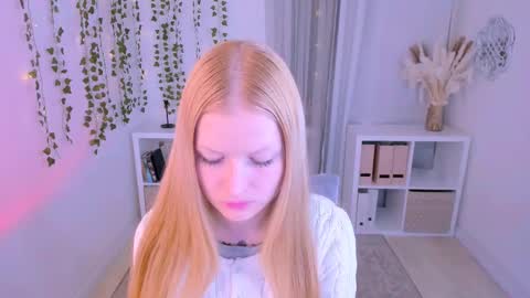 Laly online show from 02.27.25