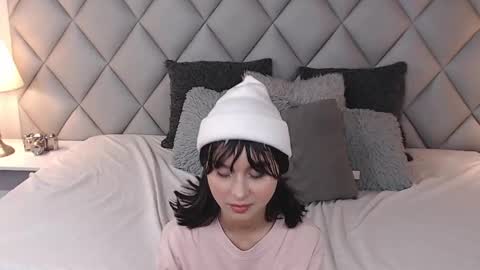 Snapshot of lalycastro chatting on 02.05.25 Laly Castro online show from 02.05.25