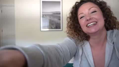 Snapshot of lamarquesathelion chatting on 03.16.26 La Marquesa online show from 03.16.26