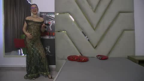 LanaBanner online show from 09.09.25