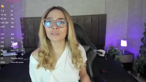 Lana online show from 10.30.25