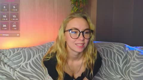 Snapshot of lanaaure chatting on 12.16.25 LunaAure online show from 12.16.25