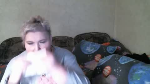 lanacat555 online show from 04.18.26