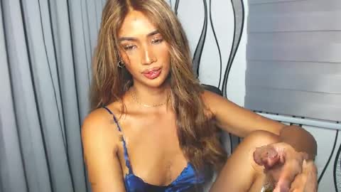 Snapshot of lanadel_hilton chatting on 02.03.25 Lana online show from 02.03.25