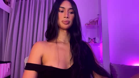 Snapshot of lanadel_hilton chatting on 03.10.25 Lana online show from 03.10.25