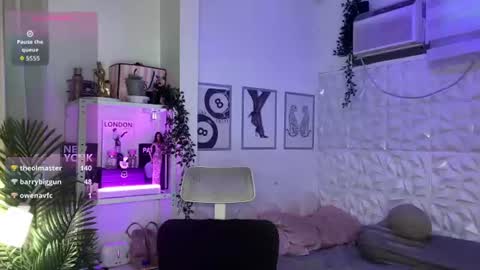 Snapshot of lanadel_hilton chatting on 07.18.26 Lana online show from 07.18.26