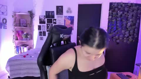 lanaherondale_ online show from 11.30.25