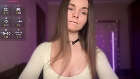 Snapshot of lanaloulou chatting on 07.19.26 Lana online show from 07.19.26