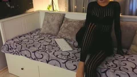 hi my name is Lana Im 23 years old I really like to dance walk and make new acquaintances online show from 01.14.26