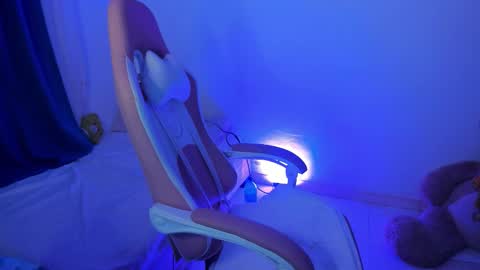 Snapshot of lanarouse1 chatting on 10.15.25 Lana online show from 10.15.25