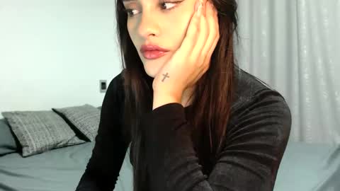 lanawinters1 online show from 04.25.26