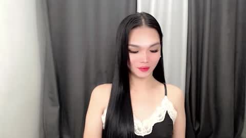 lanawyatt_ online show from 12.01.25