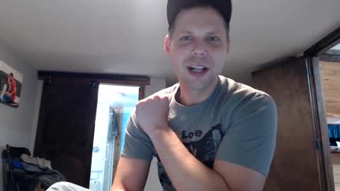 Snapshot of lancehardin chatting on 02.06.25 Lance online show from 02.06.25