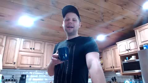 Snapshot of lancehardin chatting on 02.11.25 Lance online show from 02.11.25