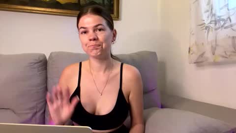 Laniya online show from 10.16.25