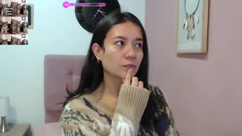 Snapshot of lanna_mills chatting on 01.29.25 Lanna online show from 01.29.25