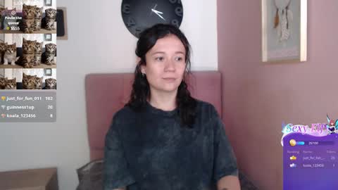 Snapshot of lanna_mills chatting on 03.06.25 Lanna online show from 03.06.25