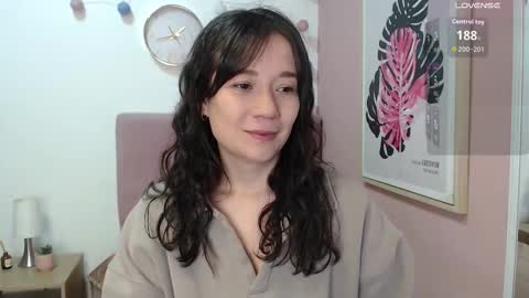 Snapshot of lanna_mills chatting on 10.15.25 Lanna online show from 10.15.25