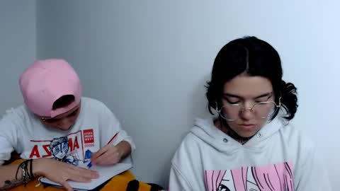 Snapshot of lannie_gonzales chatting on 02.12.25 LANNIE online show from 02.12.25