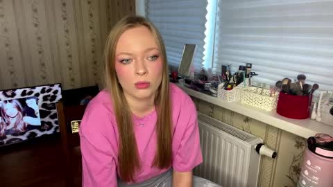 Hello My name is Lola online show from 03.30.26