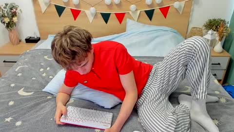 Fandi online show from 03.12.25