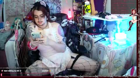 Snapshot of lapdoghellhound chatting on 10.22.25 FtMhellhound online show from 10.22.25