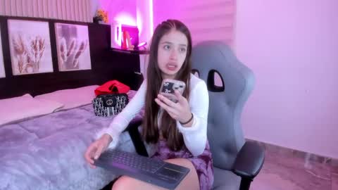 Snapshot of lara_as chatting on 04.25.26 lara_as online show from 04.25.26