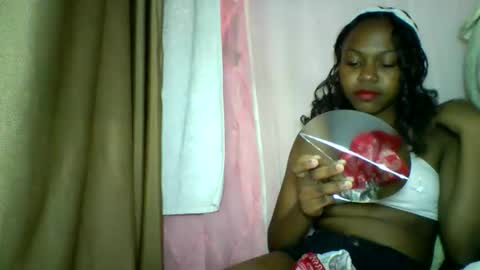 Snapshot of lara_belle chatting on 05.07.26 lara_belle online show from 05.07.26