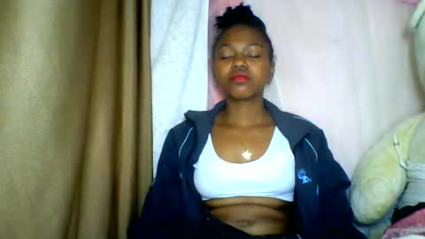 Snapshot of lara_belle chatting on 05.22.26 lara_belle online show from 05.22.26