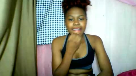 Snapshot of lara_belle chatting on 05.28.26 lara_belle online show from 05.28.26