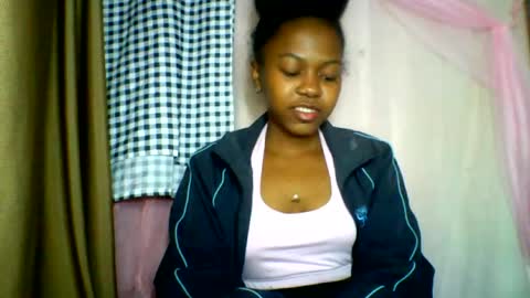Snapshot of lara_belle chatting on 06.14.26 lara_belle online show from 06.14.26