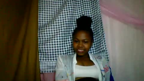 Snapshot of lara_belle chatting on 07.14.26 lara_belle online show from 07.14.26
