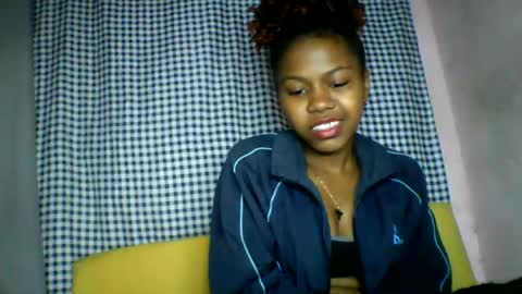 Snapshot of lara_belle chatting on 07.28.26 lara_belle online show from 07.28.26