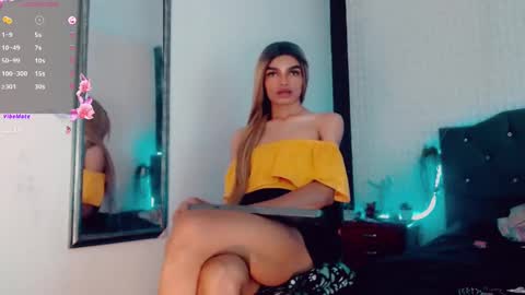 Snapshot of lara_brunette chatting on 12.20.24 Lara Brunette  online show from 12.20.24