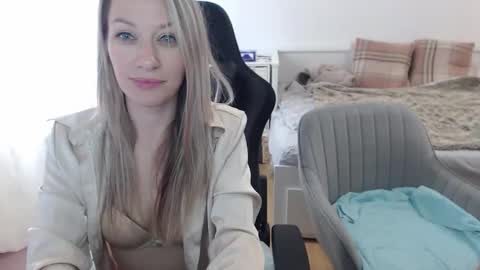 Lara online show from 09.13.25