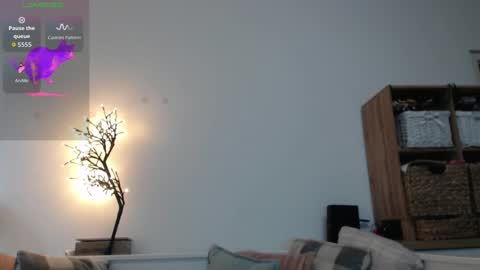 Snapshot of lara_c_rau chatting on 03.22.26 Lara online show from 03.22.26