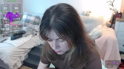 Snapshot of lara_c_rau chatting on 04.21.26 Lara online show from 04.21.26