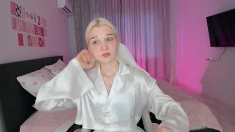 Lara online show from 03.10.26