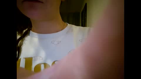 Snapshot of laraa333 chatting on 01.15.25 Little online show from 01.15.25