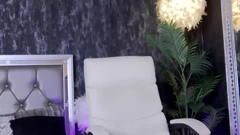 LaraBloom online show from 01.18.26