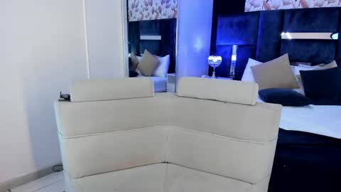 Lara online show from 04.20.26