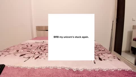 Snapshot of laracara chatting on 01.12.25 Lara online show from 01.12.25