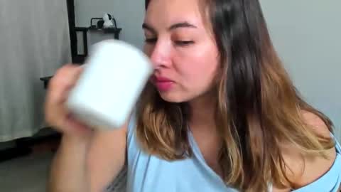 Lara online show from 04.18.26