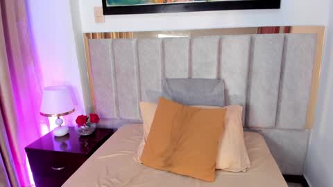  Lara Gold  online show from 12.14.24