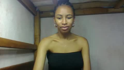 Snapshot of larah98 chatting on 02.21.26 larah98 online show from 02.21.26