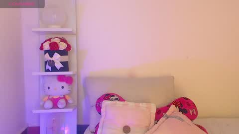 Lara            help me reach 100likes online show from 04.30.26