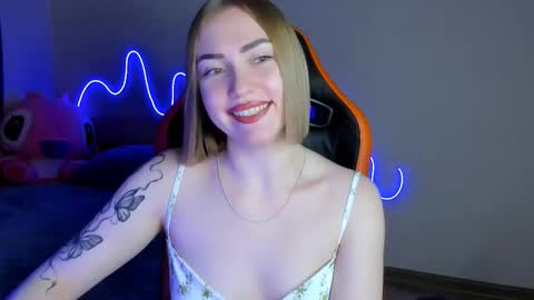 LaraKrein lk online show from 10.22.25