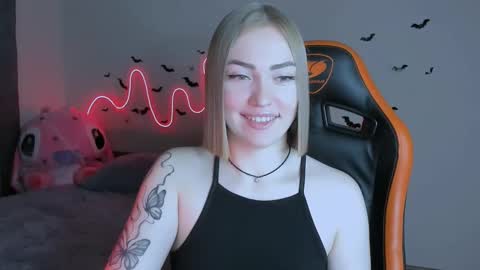 LaraKrein lk online show from 10.24.25